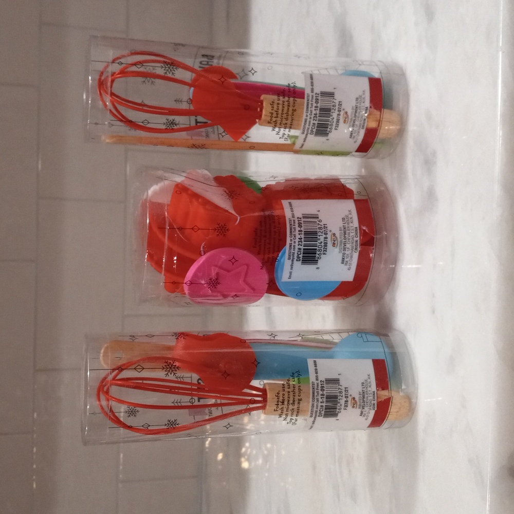 Kid's Baking Set - Picture 2 of 3